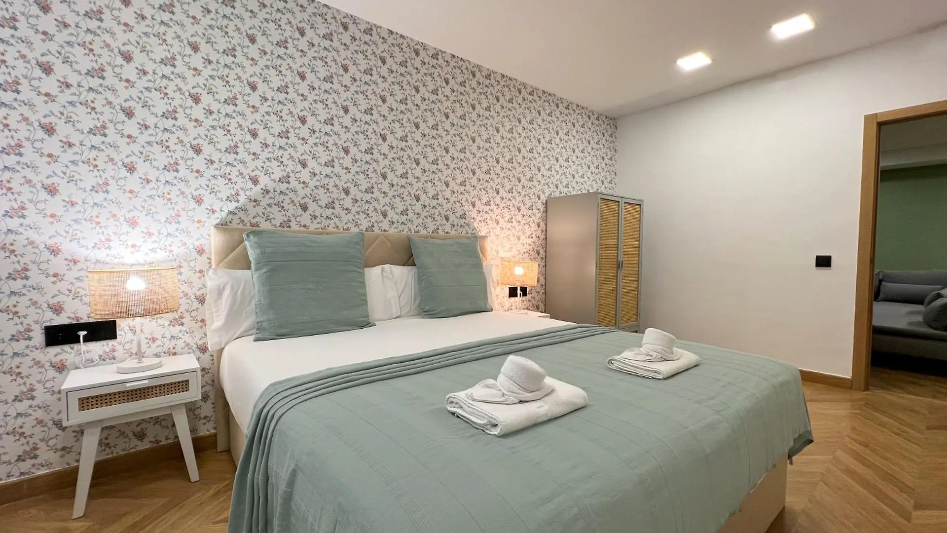 Stay U-Nique Apartment Rambla VII برشلونة 0*,  إسبانيا