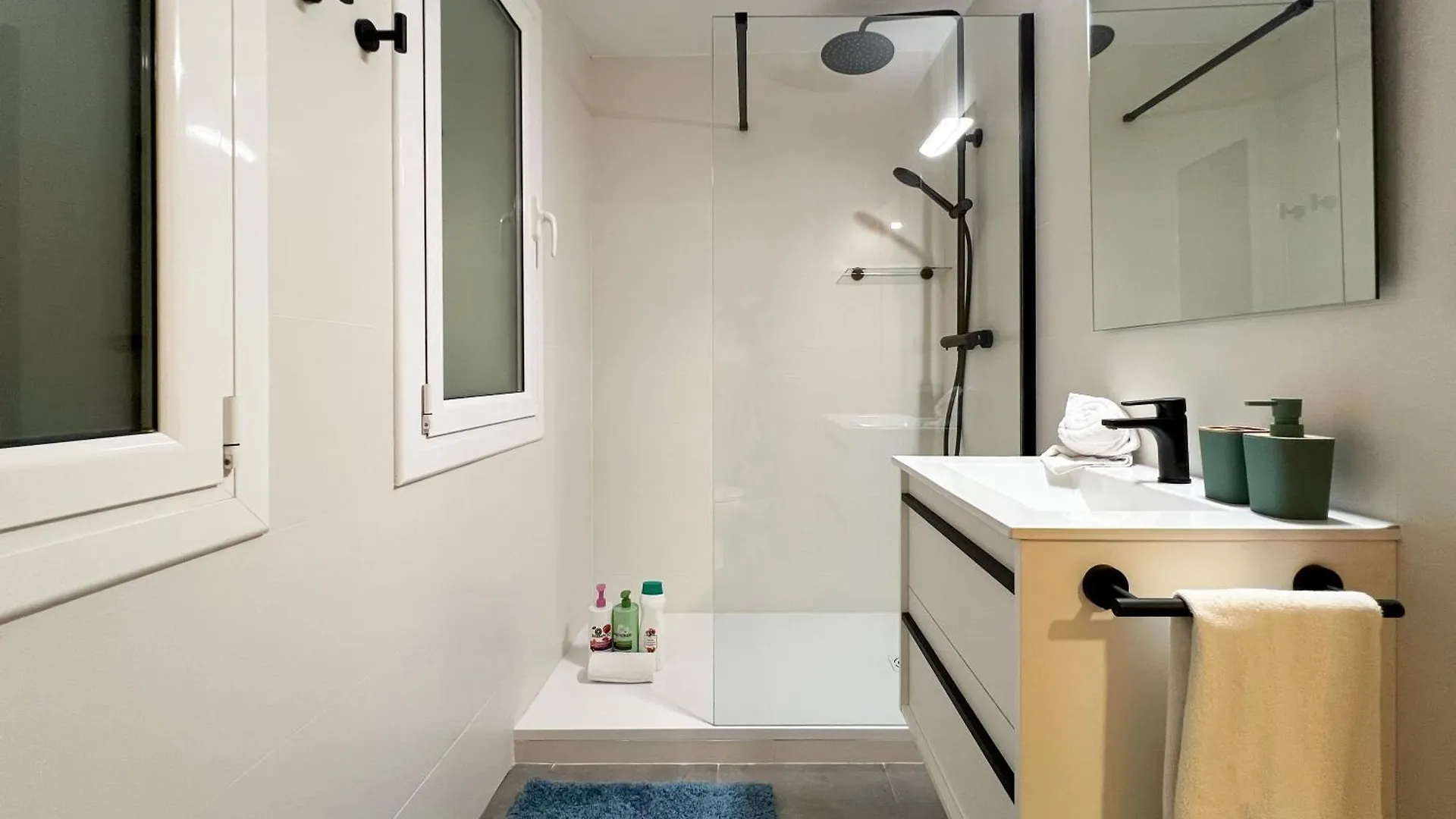 Stay U-Nique Apartment Rambla VII برشلونة